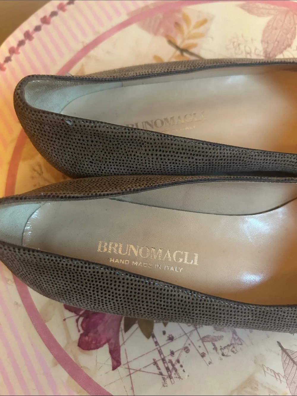 NEW Brunomagli Flats Hand Made in Italy Size 7